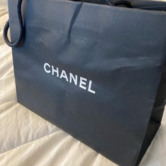 Chanel Gift Bag Ex Cond - Picture 4 of 9